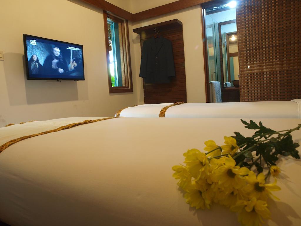Flores Gallery Hotel Bandung Quarto foto